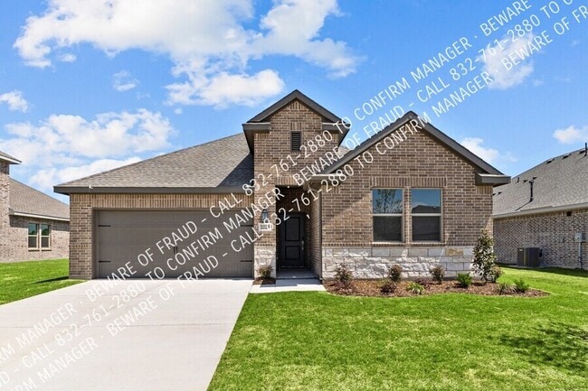 Building Photo - 2229 Maple Ridge Dr
