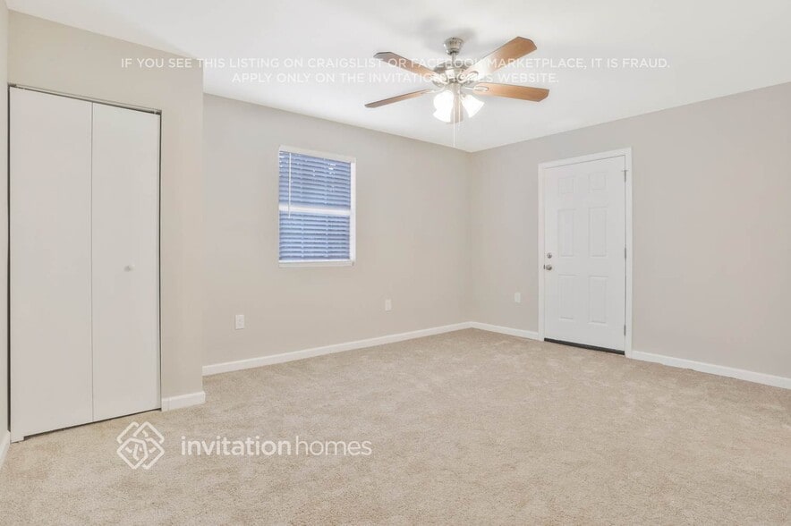 Building Photo - 3025 Catalina Dr