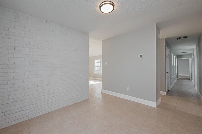 Building Photo - 23319 Pennsgrove Rd