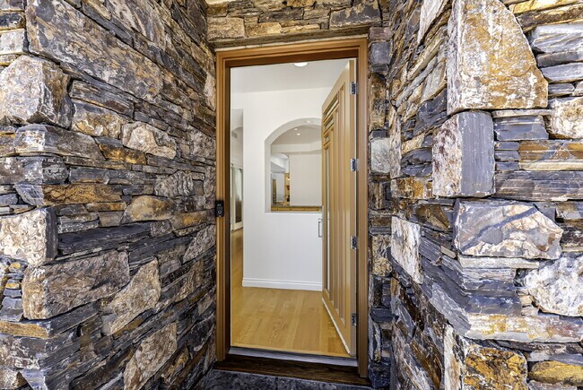 Building Photo - 119 Opal Ave