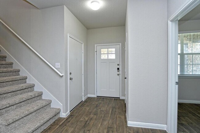 Building Photo - 109 Marimoor Dr
