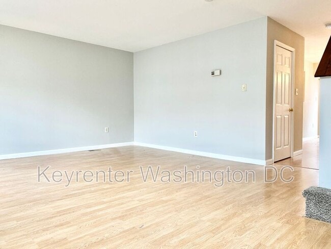 Building Photo - 18231 Fox Chase Cir