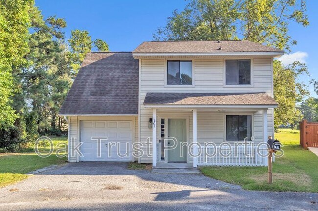 Primary Photo - 107 Willow Ct