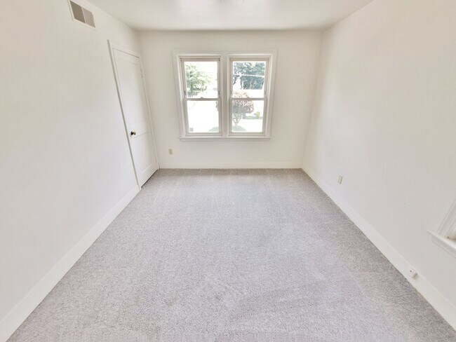 Building Photo - 51-53 E Forrest Avenue