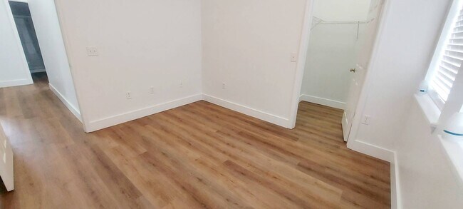 Building Photo - 2723 Woodstream Cir