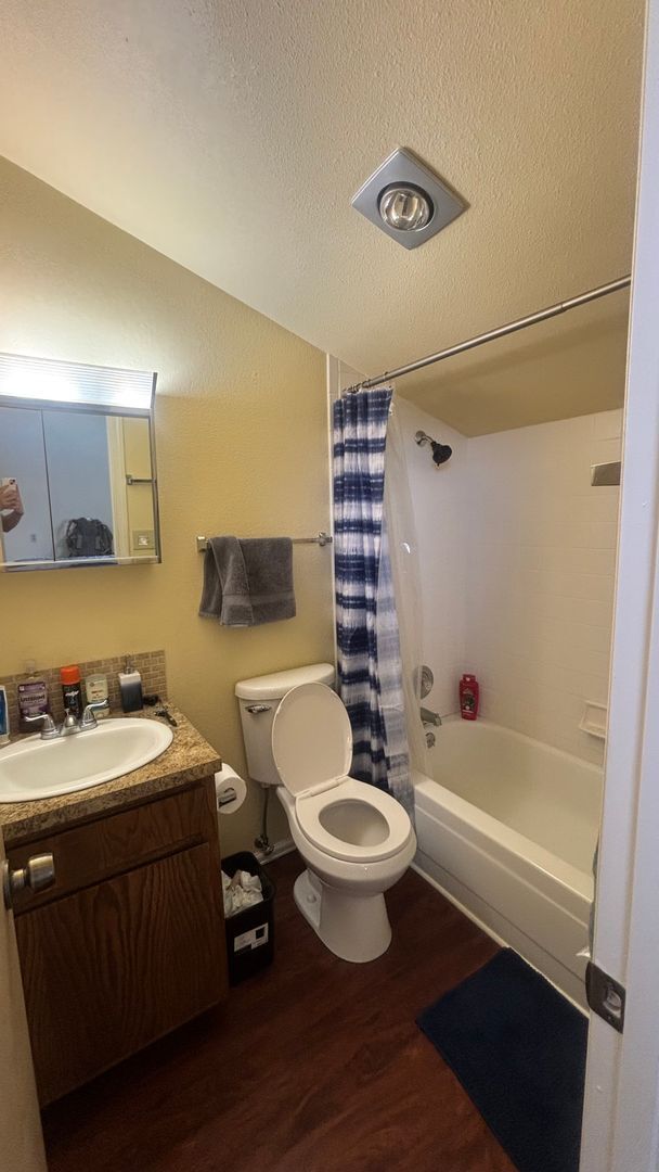 Building Photo - 6220 Forest Edge Rd