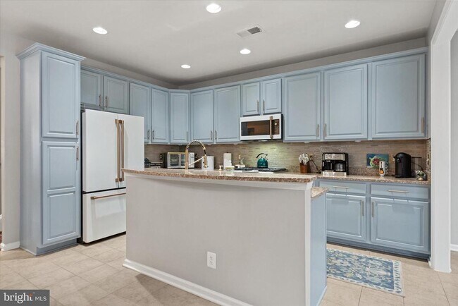 Building Photo - 42770 Keiller Terrace