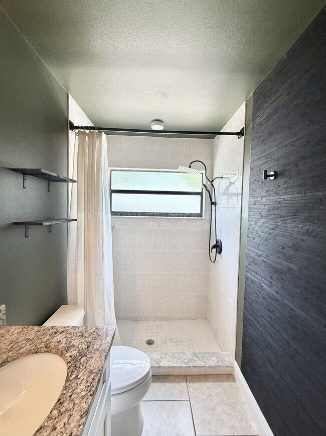 Building Photo - 10227 Comfort Cir