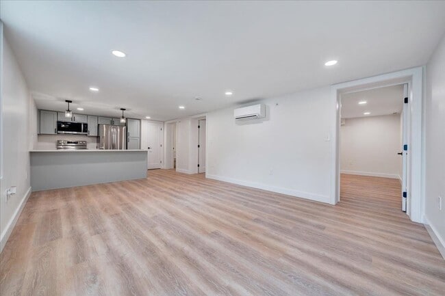 Building Photo - Newly Renovated 2BR Apartment in Vinton - Premium Finishes!