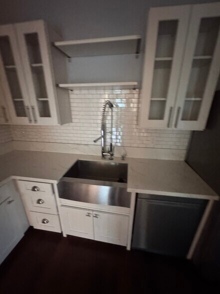 Building Photo - 12014 Kling St