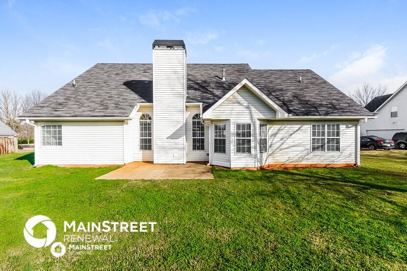 Building Photo - 129 Moss Pointe Dr