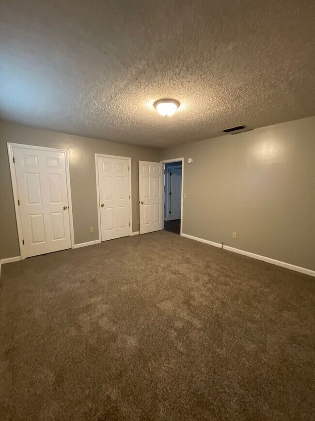Building Photo - 3638 Barfield Crescent Rd
