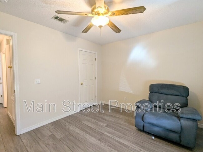 Building Photo - 7440 Chimney Pines Dr