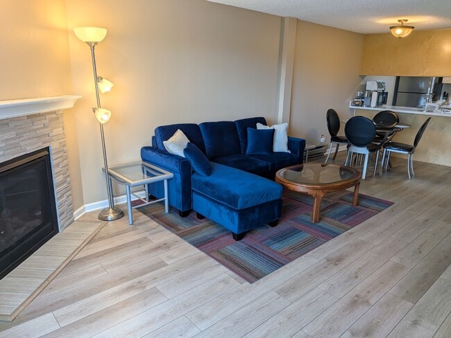 Building Photo - 9416 1st Ave NE