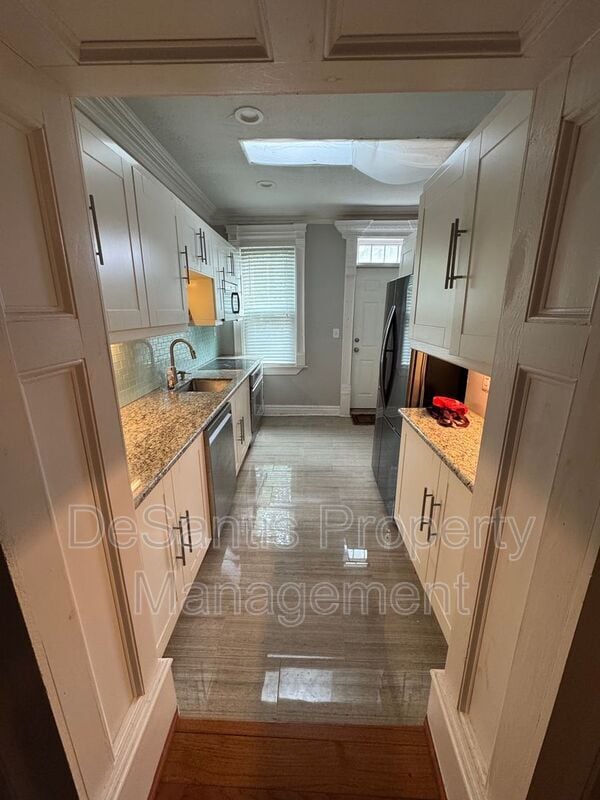 Building Photo - 5424 Harrison St