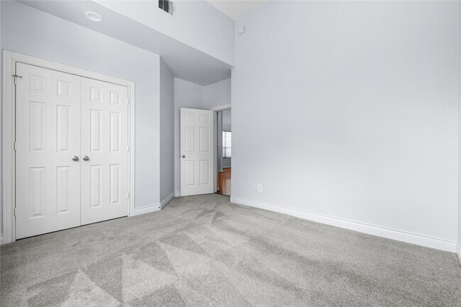 Building Photo - 5949 Kiam St