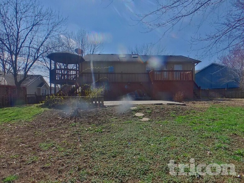 Building Photo - 1304 Circle