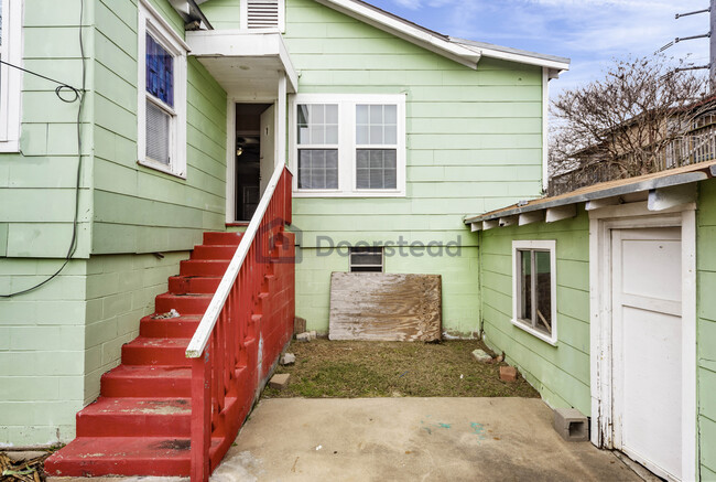 Building Photo - 5703 Avenue Q