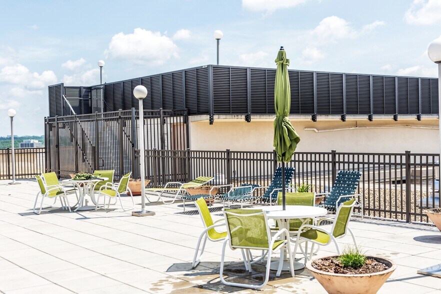 Building Photo - 4242 East West Hwy