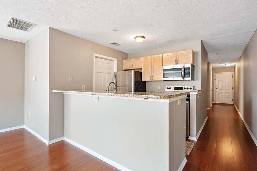 Building Photo - 35 Buttles Ave