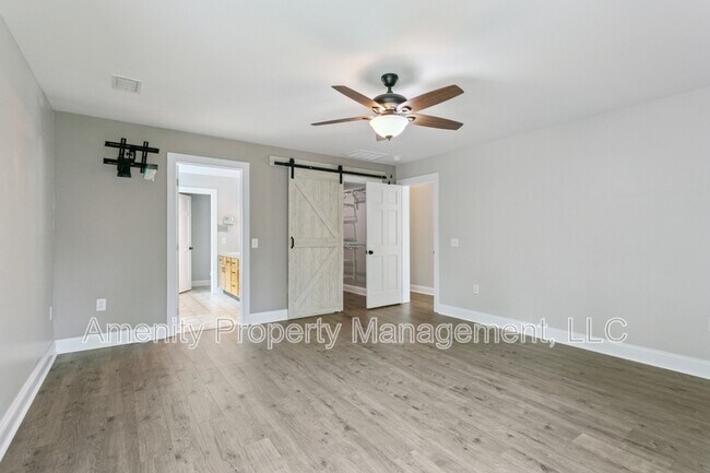 Building Photo - 182 Saddletown Rd