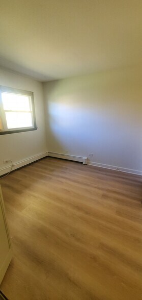 Building Photo - 15290 El Cameno Ter