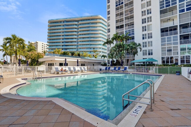 Building Photo - 1391 S Ocean Blvd