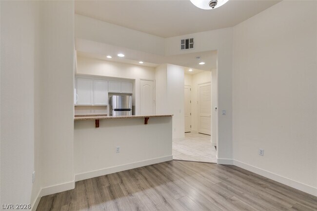 Building Photo - 38 E Serene Ave