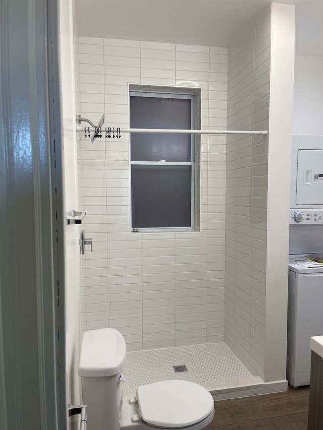 Building Photo - 3707 W Augusta Blvd