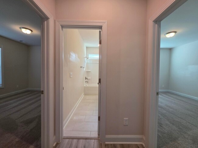 Building Photo - 3360 Rustic Dr