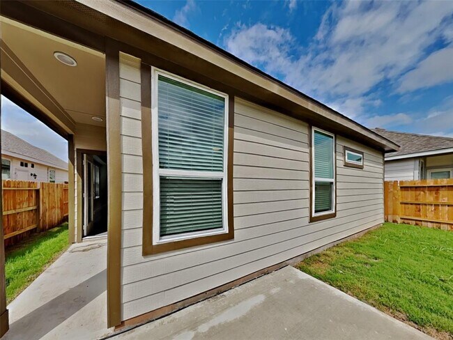 Building Photo - 2350 Bailey Flds Ln