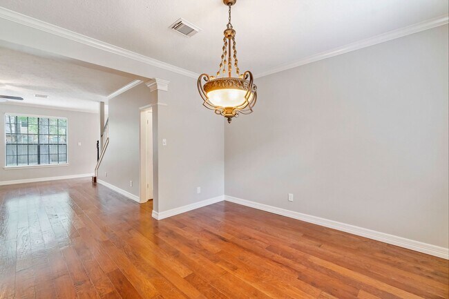 Building Photo - 31 N Duskwood Pl