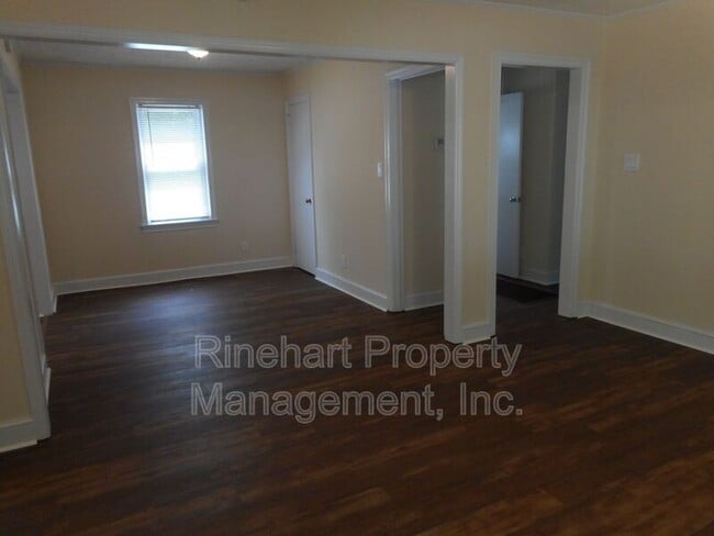 Building Photo - 408 Cummings St