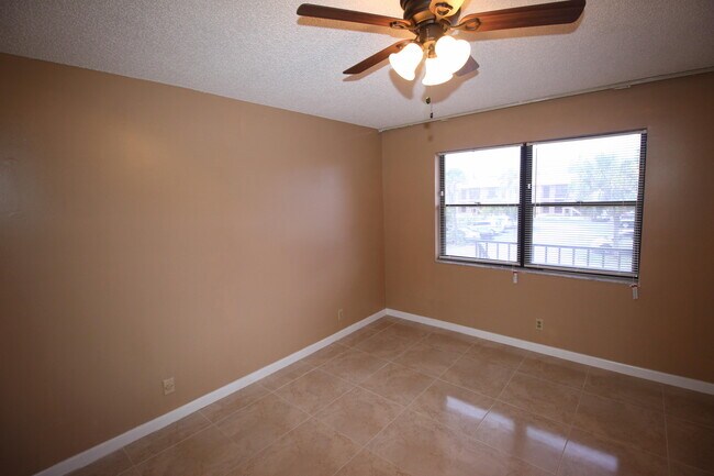 Building Photo - 5939 Forest Hill Blvd