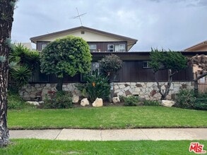 Building Photo - 10702 Crenshaw Blvd