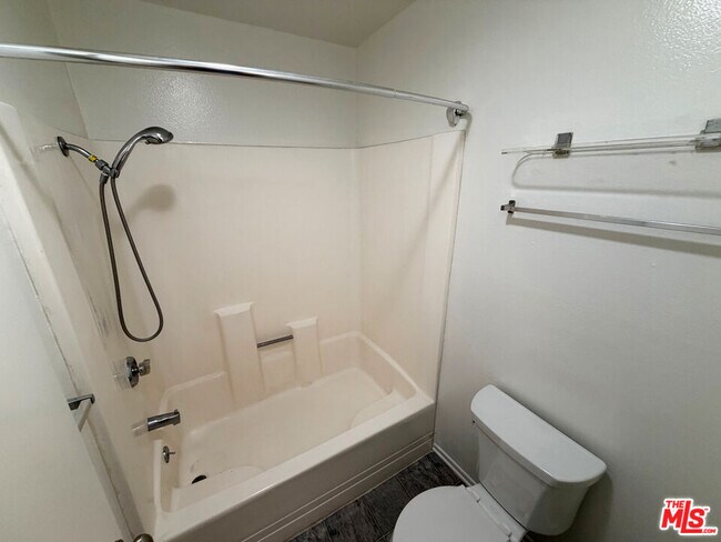 Building Photo - 4207 Raintree Cir