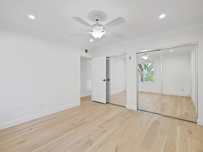 Building Photo - 12023 Alta Carmel Ct