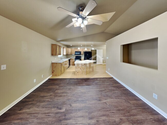 Building Photo - 3703 Lake Vista Dr