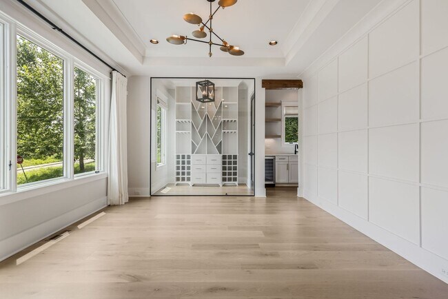 Building Photo - BEAUTIFUL CUSTOM BUILT HOME. 12 SOUTH ACRO...