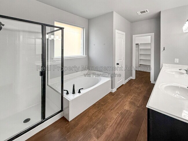Building Photo - 512 Winchester Dr