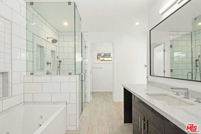 Building Photo - 117 Ocean Way