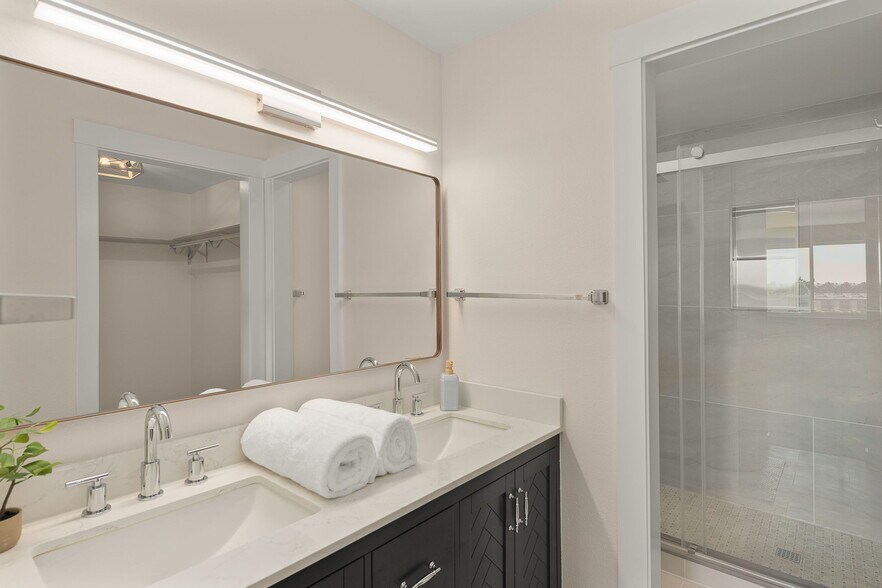 Primary Bathroom - 2200 Alki Ave SW