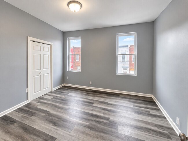 Building Photo - 2739 W Montgomery Ave