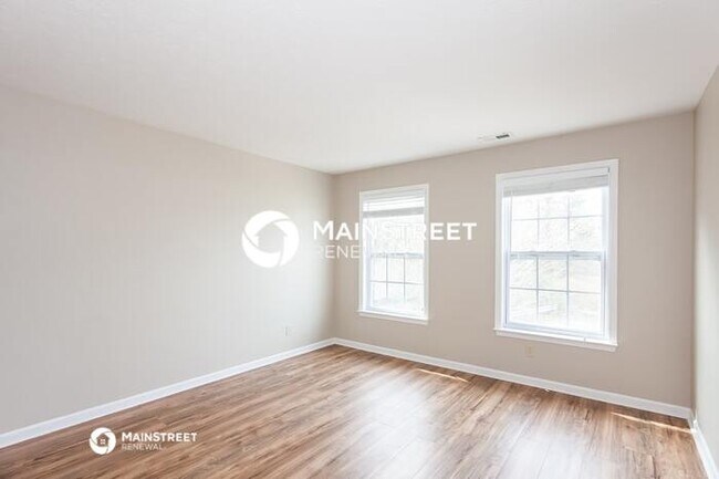 Building Photo - 4 Bedroom Pet-Friendly Home in Charlotte, NC with Main Street Renewal
