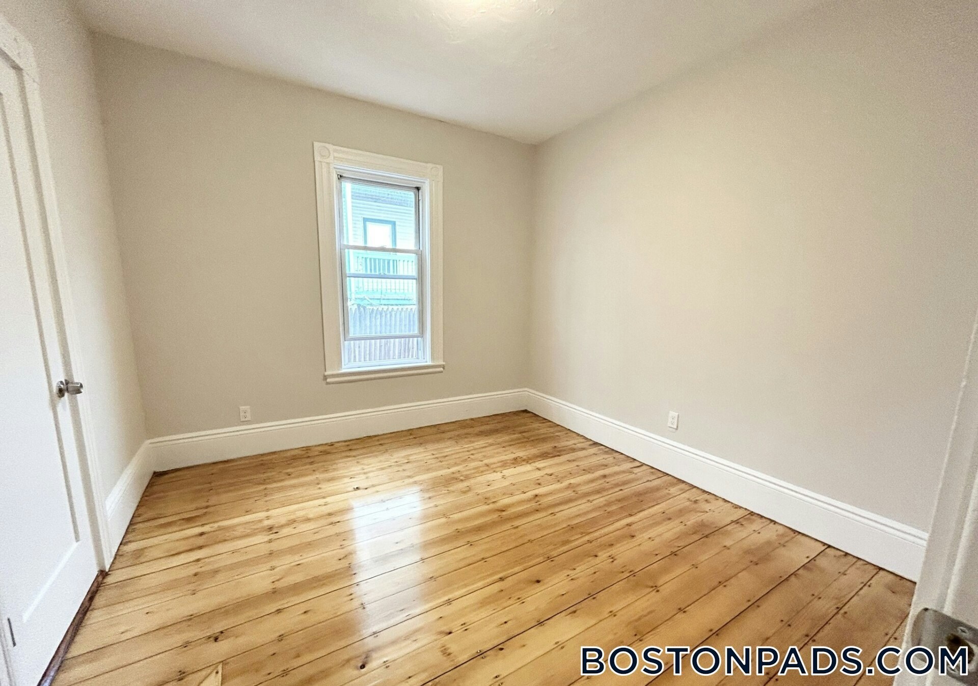 Building Photo - 12 Buttonwood St