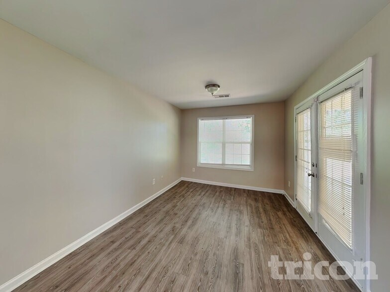 Building Photo - 640 Fairgreen Trail