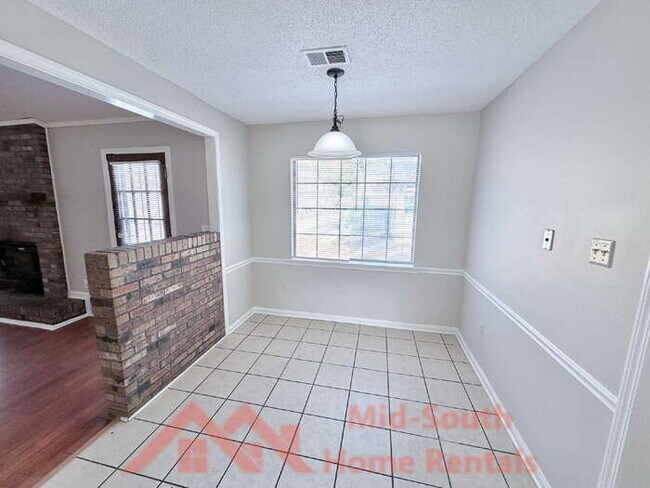 Building Photo - 7288 Hollorn Ln