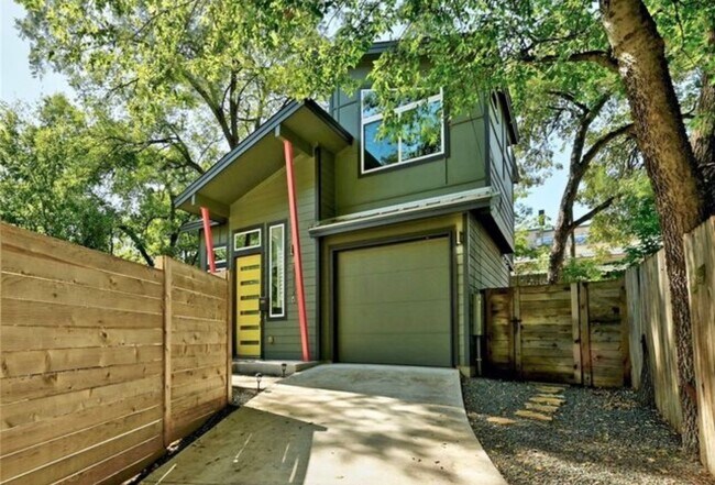 Building Photo - 3312 Robinson Ave