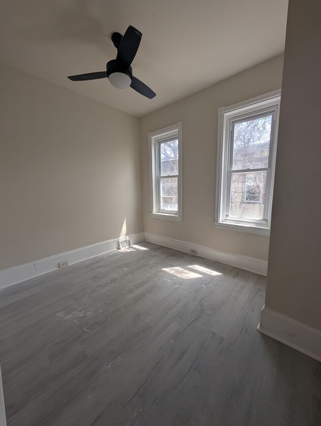 Building Photo - Beautiful Newly Remodeled 3 bedroom Coming...