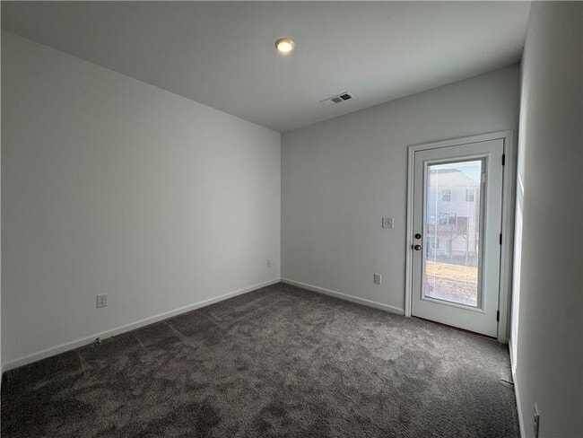 Building Photo - 516 Meadows Ln